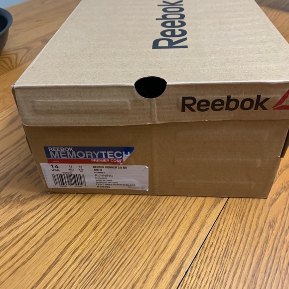 Reebok running shoes. Brand new - Picture 2 of 2